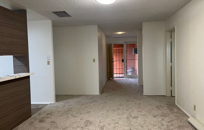 Large Single Level (Mililani Area)- 3 bedroom, 2 bath house w/garage - Avail now