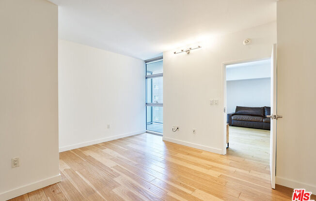 1 bed, 1 bath, 854 sqft, $4,400, Unit 1527