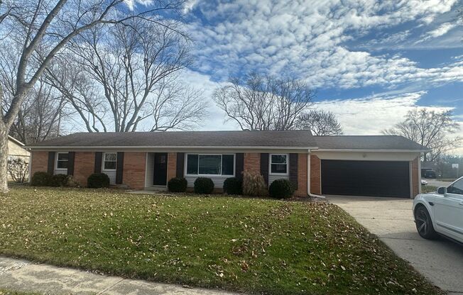 AVAILABLE NOW, ShortTerm, West Lafayette Home, West Lafayette School Distract, Attached 2 Car Garage, Larger Corner lot yard