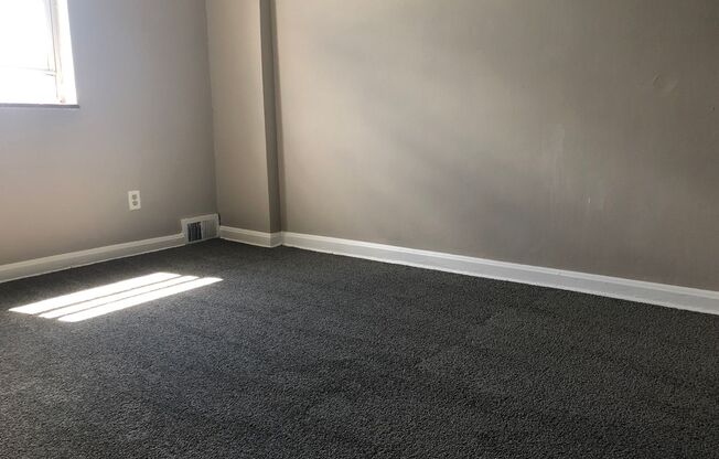 3 beds, 1 bath, 1,500 sqft, $1,325, Unit 1613-00