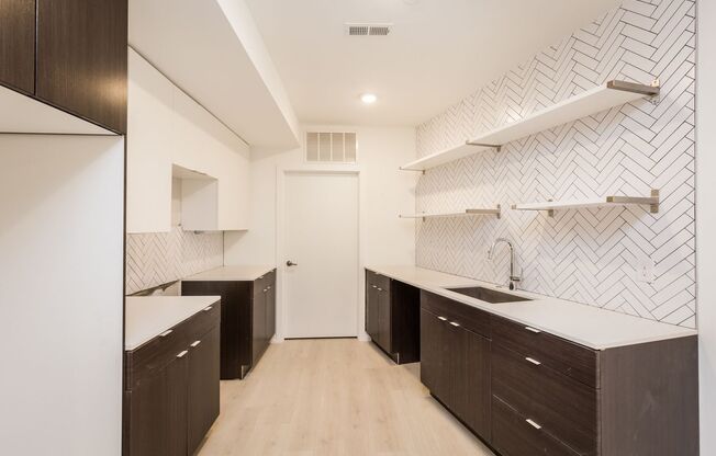 2 beds, 1 bath, 830 sqft, $1,595, Unit 1247 - A