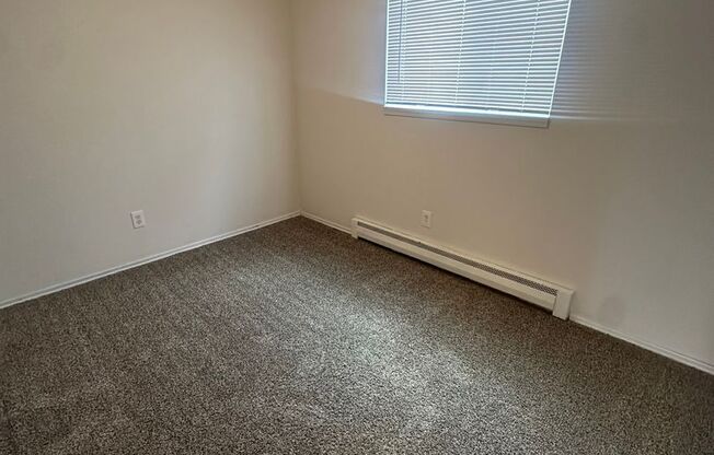 2 beds, 1 bath, 730 sqft, $1,095, Unit 8
