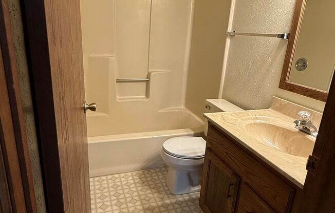 1 bed, 1 bath, 683 sqft, $1,039, Unit 1901-060