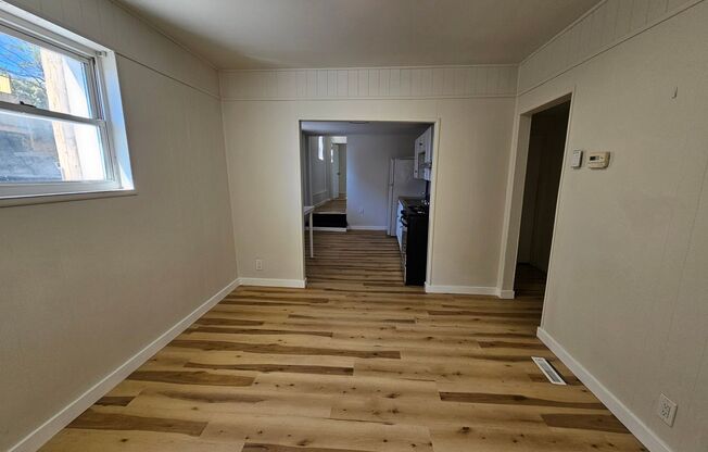 Newly updated 2 bedroom 1 bath apartment for rent !