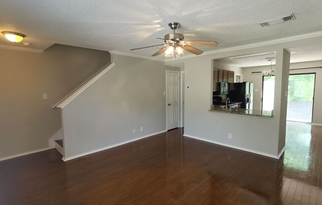 Three Bedroom 2.5 Bath close to Medical Center and USAA in Kenton Place