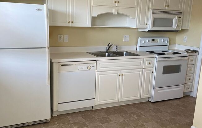 Coming May 1st 2025  ! 2 bedroom 2 bathroom townhome in the heart of Evans