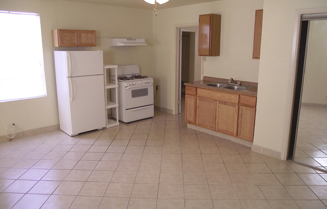 ALL UTILITIES INCLUDED WITH RENT!