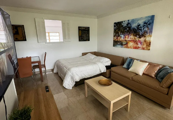 1 bed, 1 bath, 600 sqft, $2,075