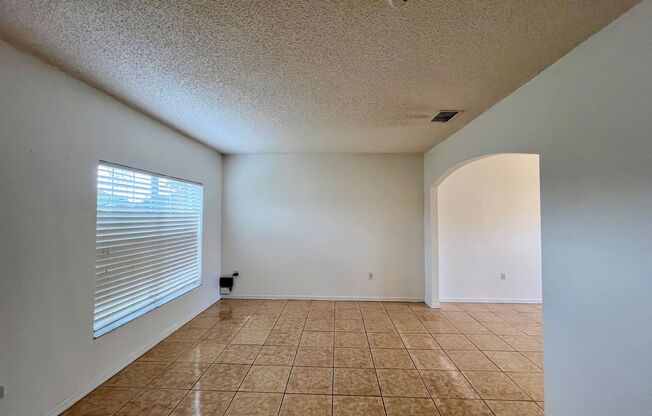 Beautiful 4 Bedroom Home in Maple Chase – Cypress Woods, Poinciana, FL