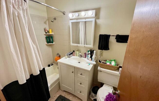 1 bed, 1 bath, $950, Unit 109