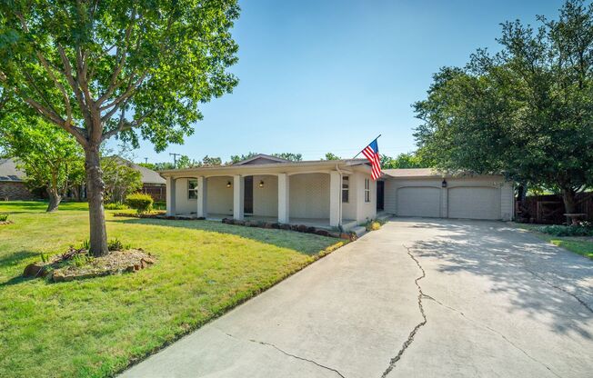 3 Bedroom 2 Bath 2 Car Garage - Backs Up To A Nice Farm