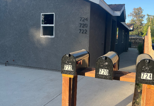 718 EL VECINO AVE