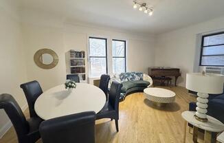 276 RIVERSIDE DR