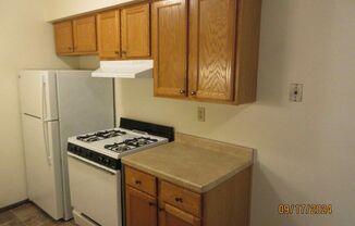 2 beds, 1 bath, 952 sqft, $1,200, Unit 216