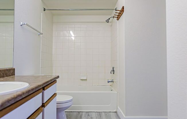 2 beds, 2 baths, $1,400, Unit # 1066
