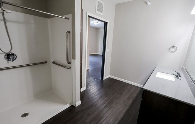 2 beds, 2 baths, 1,185 sqft, $1,450, Unit 3500-108