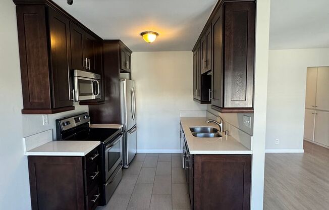 1 bed, 1 bath, 700 sqft, $2,340, Unit 12