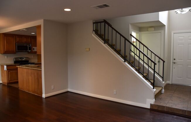 3 beds, 2.5 baths, $4,350, Unit # 11