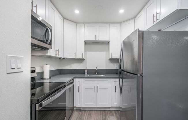 1 bed, 1 bath, 595 sqft, $2,400, Unit 19