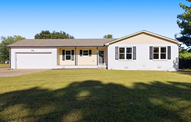 Charming 3-Bedroom Home with Updated Kitchen & Spacious Yard!