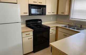 2 beds, 2 baths, $980, Unit # CRK