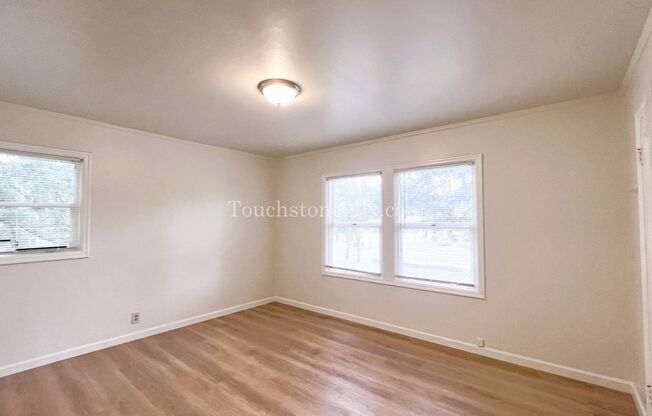 Studio, 1 bath, $995, Unit #4