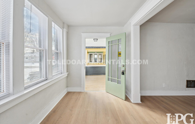 1954 BARROWS ST