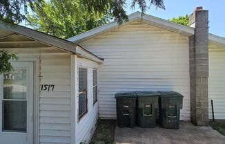 Spacious 1 bed with Storage Shed!