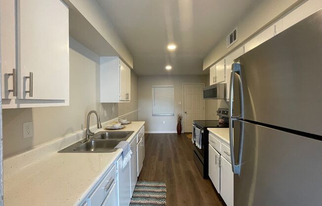 2 beds, 1.5 baths, 846 sqft, $1,499, Unit 207