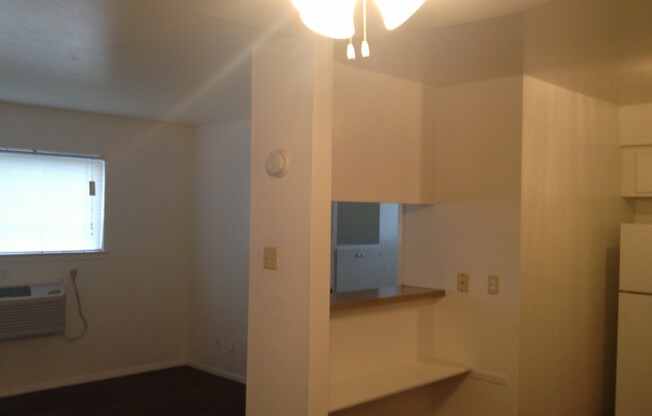 1 bed, 1 bath, 550 sqft, $735, Unit 1027