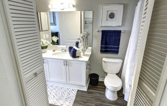 Western Toilet In Bathroom at Tuscany Bay Apartments, Tampa, FL, 33626