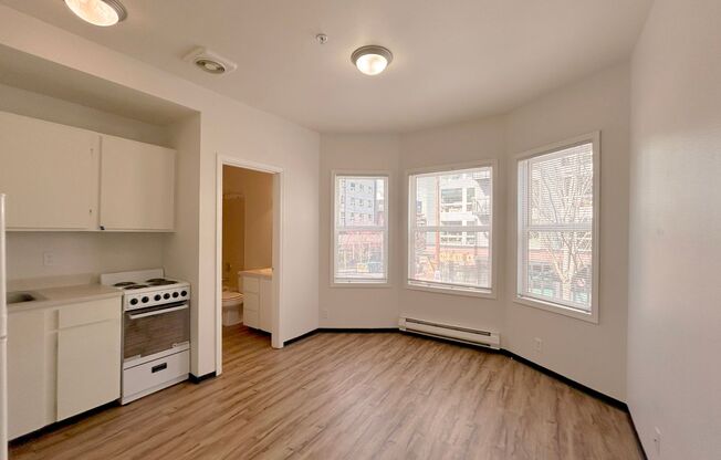 1 bed, 1 bath, 320 sqft, $1,325, Unit 1428-104