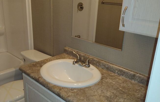 2 beds, 1 bath, 624 sqft, $795, Unit 740