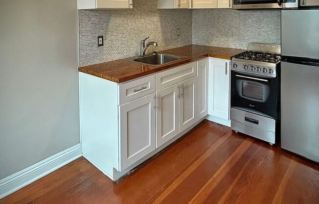 Studio, 1 bath, 525 sqft, $1,425, Unit 310