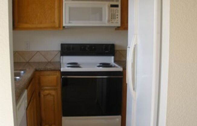 Normal heights Condo 2BR 1.5BA 1 Car Garage