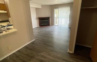 1 bed, 1 bath, 750 sqft, $900, Unit #11