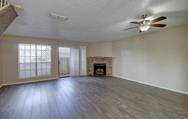 2314 Capitan Unit C - 2/Bed 2.5/Bath - $1299/mo