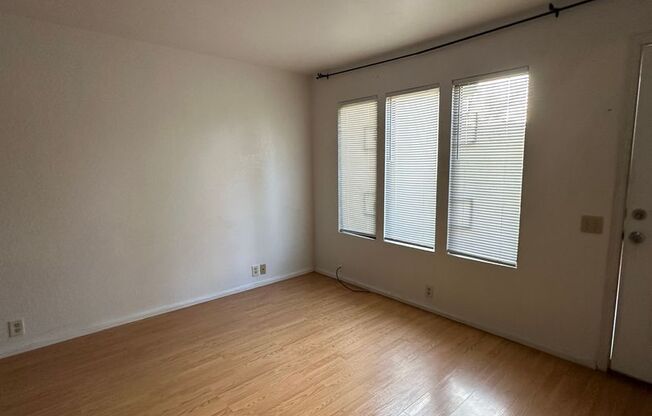 1 bed, 1 bath, $1,200