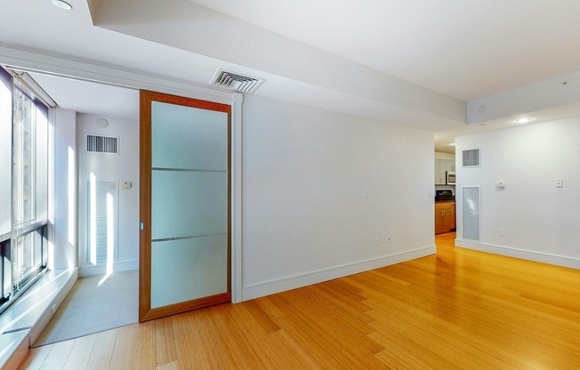 1 bed, 1 bath, 691 sqft, $4,000, Unit 1207