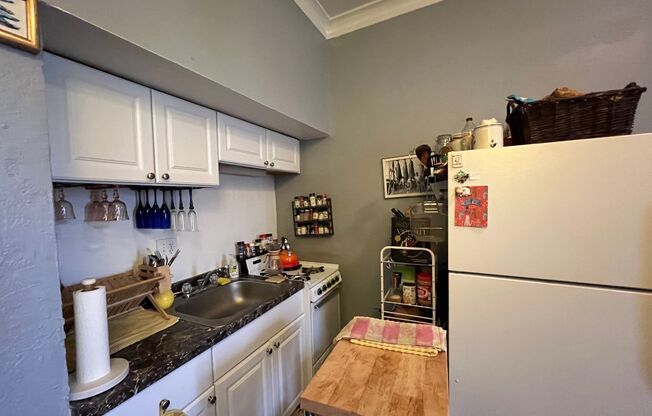 1 bed, 1 bath, $875, Unit 6