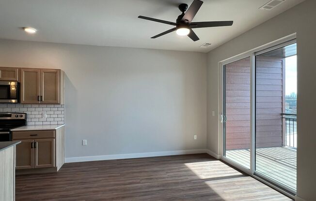 1 bed, 1 bath, 725 sqft, $1,675, Unit WR 305-229