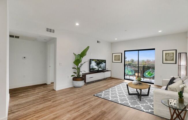 3 beds, 2 baths, 1,345 sqft, $3,245, Unit 504