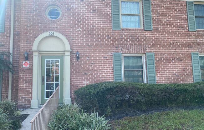 FREE 1ST MONTH RENT Studio Condo on Lake Howell With Boat Launch Lake Access & Pool!