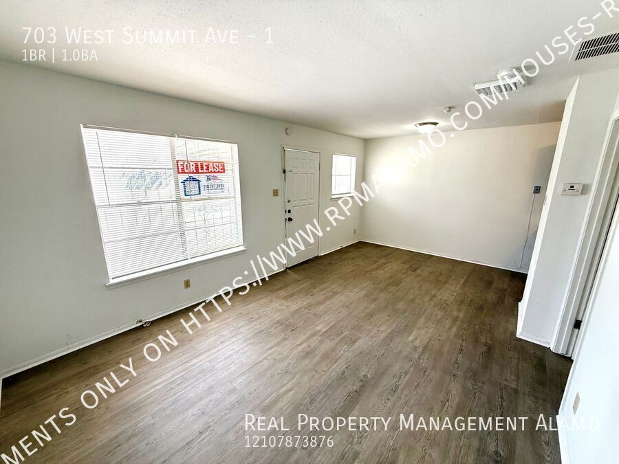 703 West Summit Ave