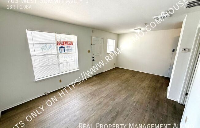 703 West Summit Ave