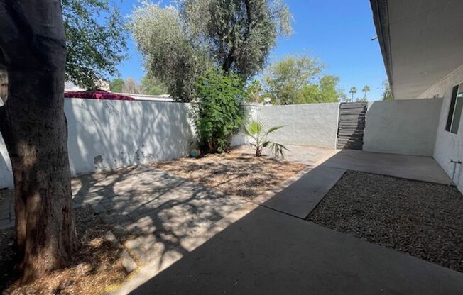 6719 E. Earll Dr.