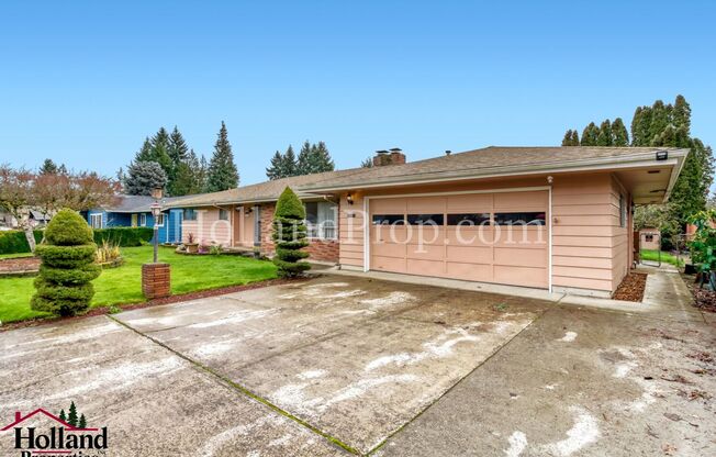 Beautiful Single-Level Hillsboro Home with Covered Deck!