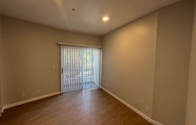 3 beds, 2 baths, 1,250 sqft, $3,198, Unit 102