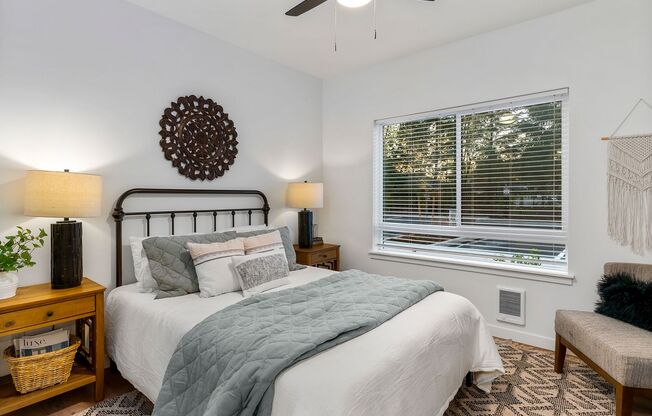 1 bed, 1 bath, 745 sqft, $1,975