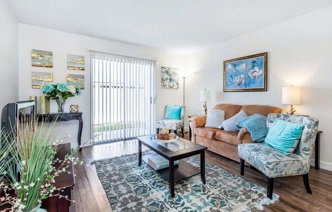 2 beds, 1 bath, 850 sqft, $1,350, Unit 331